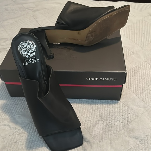 Women Leather Sandal - Picture 2 of 2